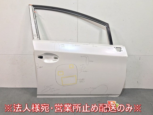 プリウス/ZVW30 純正 右フロントドア ホワイトパールクリスタルシャイン カラーNo.070 トヨタ (117324)