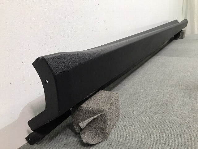 新品! Mクラス/ML/W164 純正 右サイドステップ/サイドスカート A 164690 08 40 1646901240 素地 メルセデスベンツ (117519)