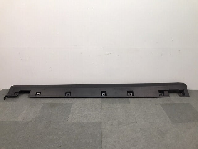 新品! Mクラス/ML/W164 純正 右サイドステップ/サイドスカート A 164690 08 40 1646901240 素地 メルセデスベンツ (117519)