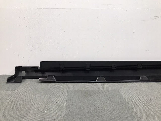 新品! Mクラス/ML/W164 純正 右サイドステップ/サイドスカート A 164690 08 40 1646901240 素地 メルセデスベンツ (117519)