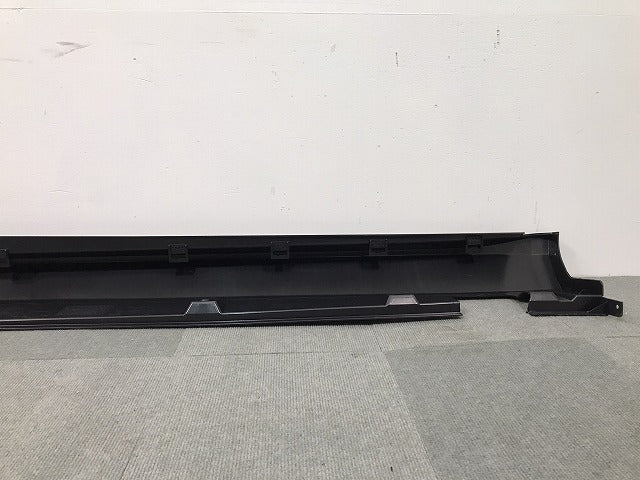新品! Mクラス/ML/W164 純正 右サイドステップ/サイドスカート A 164690 08 40 1646901240 素地 メルセデスベンツ (117519)