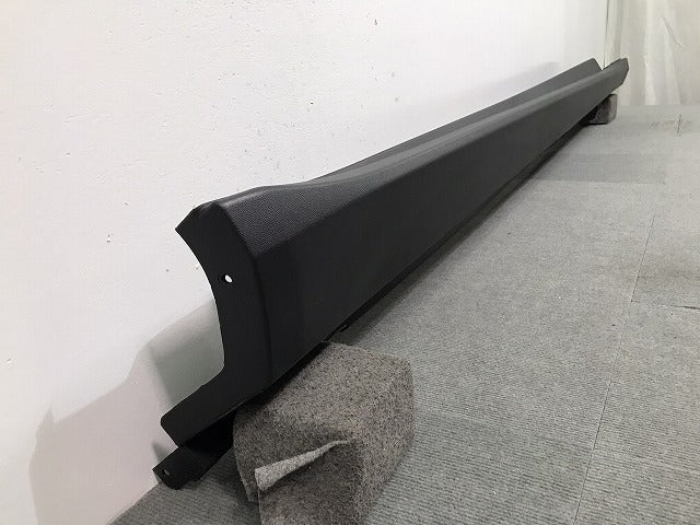 新品! Mクラス/ML/W164 純正 右サイドステップ/サイドスカート A 164690 08 40 1646901240 素地 メルセデスベンツ (117520)