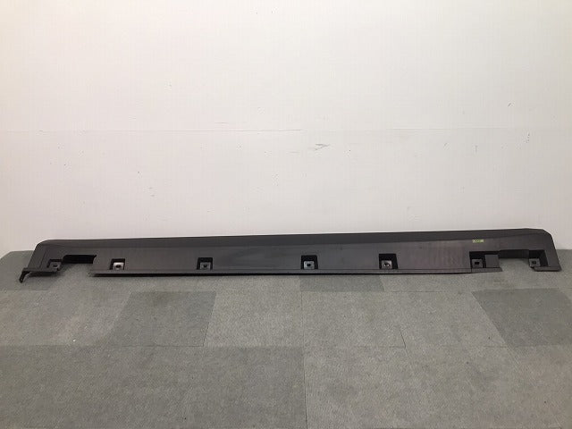 新品! Mクラス/ML/W164 純正 右サイドステップ/サイドスカート A 164690 08 40 1646901240 素地 メルセデスベンツ (117520)