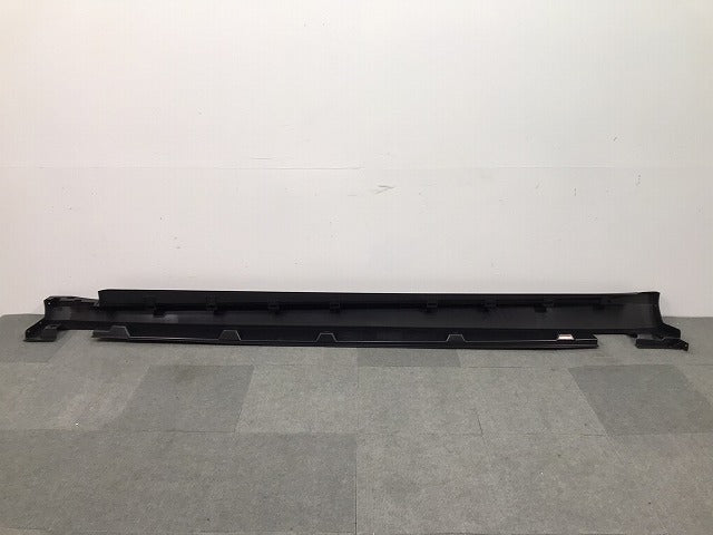 新品! Mクラス/ML/W164 純正 右サイドステップ/サイドスカート A 164690 08 40 1646901240 素地 メルセデスベンツ (117520)