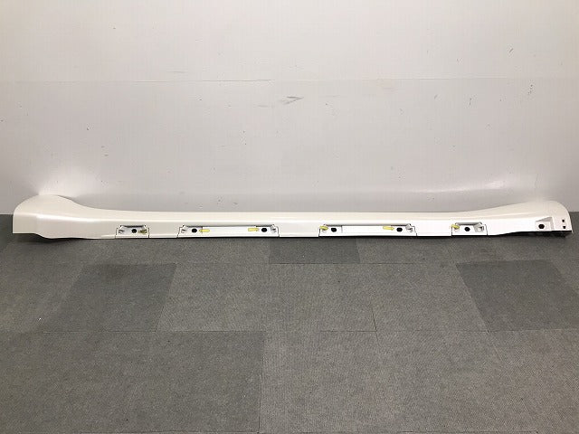 新車取り外し ランドクルーザー/ランクル/プラド 150系/TRJ150W/GDJ150W/GDJ151W/GRJ150W/151W 純正 左サイドステップ 75806-60050(117621)