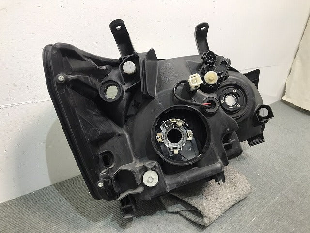 ノア/NOAH/60系/AZR60G/AZR65G 純正 後期 左ヘッドライト/ランプ キセノン HID AFS無 レベライザー 刻印OK KOITO 28-181 トヨタ (117662)