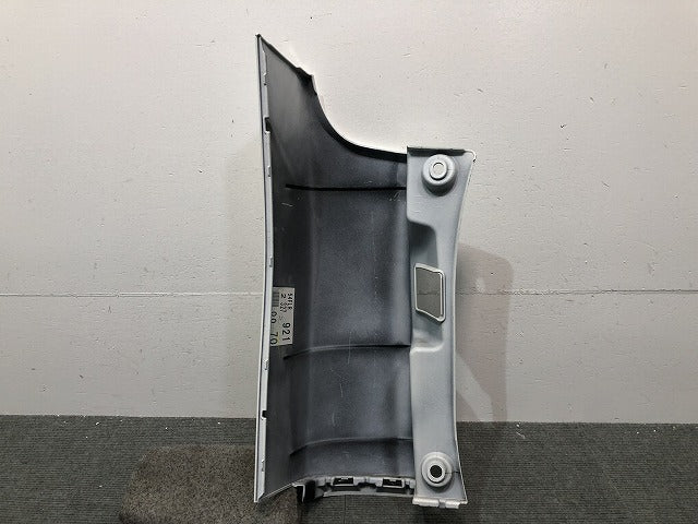 ヴォクシー/ノア/エスクァイア/80系/ZRR80W/ZRR85W/ZRR80G/ZRR85G 純正 右リアバンパー コーナーカバー/アッパーカバー 52165-28010(118118