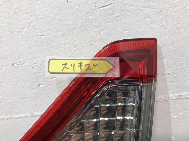 ヴェルファイア/アルファード/20系/ANH20W/ANH25W/GGH20W/GGH25W 純正 右フィニッシャーランプ(内側) ハロゲン 58-31 81581-58130 (118215)