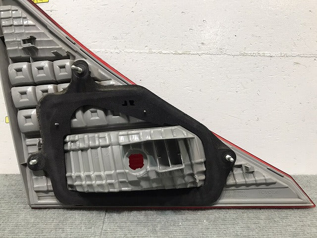 ヴェルファイア/アルファード/20系/ANH20W/ANH25W/GGH20W/GGH25W 純正 右フィニッシャーランプ(内側) ハロゲン 58-31 81581-58130 (118215)