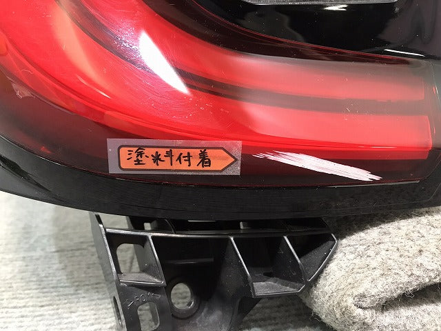 ヤリス/KSP210 MXPA10/MXPA15/MXPH10/MXPH15 純正 左テールランプ/ライト/レンズ LED KOITO K0-10 トヨタ (118221)