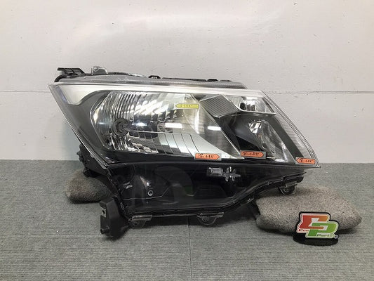 タンク/トール/M900A/M910A/M900S/M910S 純正 前期 右ヘッドライト/ランプ ハロゲン レベライザー STANLEY W3919 トヨタ (118237)