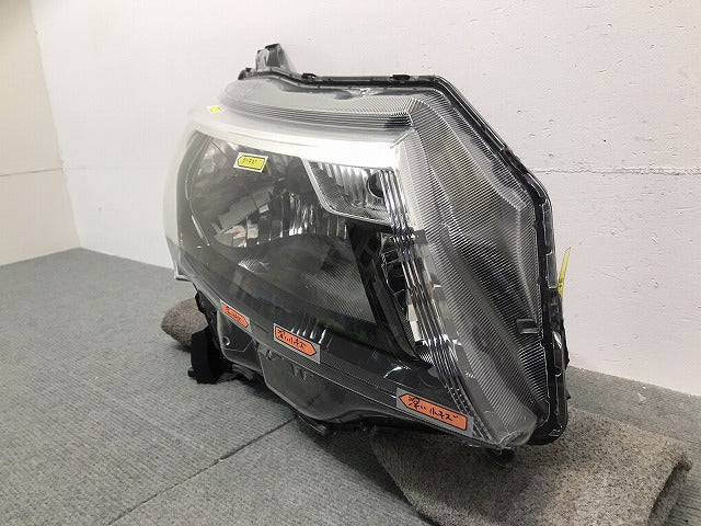 タンク/トール/M900A/M910A/M900S/M910S 純正 前期 右ヘッドライト/ランプ ハロゲン レベライザー STANLEY W3919 トヨタ (118237)