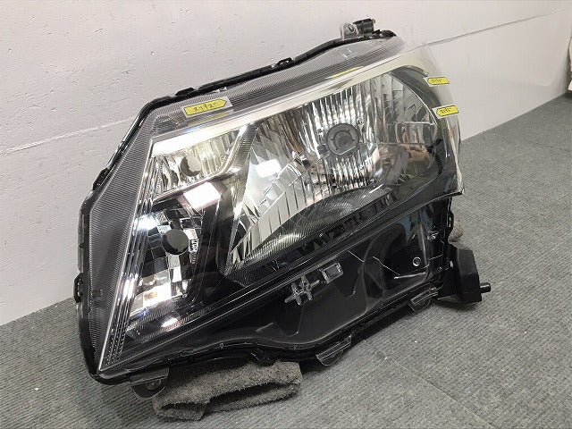 タンク/トール/M900A/M910A/M900S/M910S 純正 前期 左ヘッドライト/ランプ ハロゲン レベライザー STANLEY W3919 トヨタ (118239)