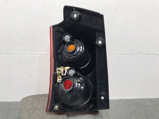 コルトプラス COLT PLUS/Z21W/Z22W/Z23W/Z24W 純正 右テールランプ/ライト/レンズ ハロゲン STANLEY P4600 三菱 MITSUBISHI (118316)