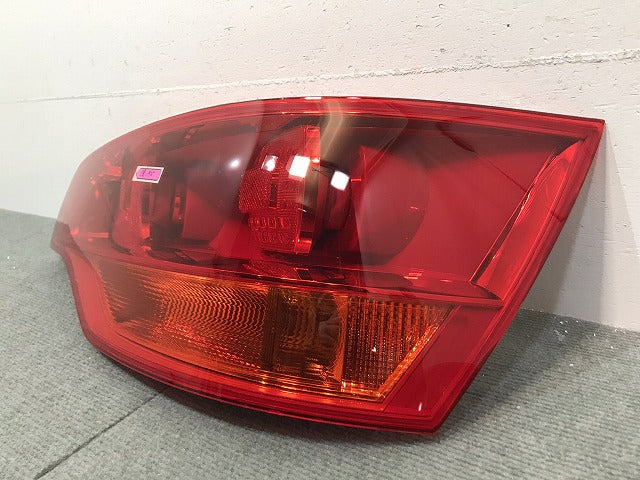 新品! Q7(7L)4L系/2007-2009 社外 右テールランプ/ライト/レンズ ハロゲン BOSCH 0 319 309 204 アウディ (118319)
