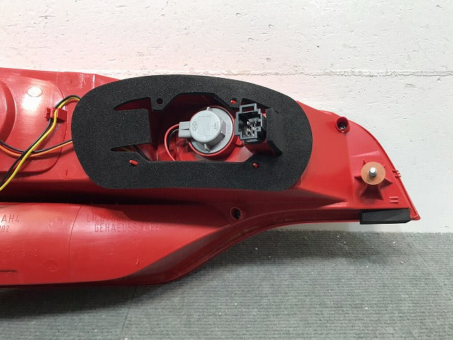 新品! Q7(7L)4L系/2007-2009 社外 右テールランプ/ライト/レンズ ハロゲン BOSCH 0 319 309 204 アウディ (118319)