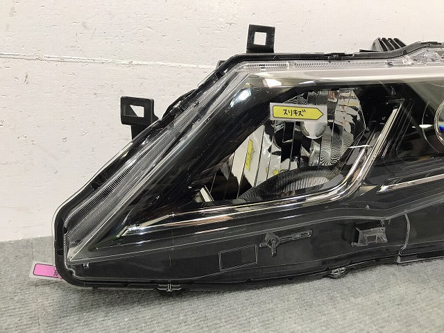 セレナ ハイウェイスター/C27/GC27/GFC27/GNC27/GFNC27 純正 前期 左ヘッドライト/ランプ LED レベライザー 刻印Z 100-23721 日産 (118331)