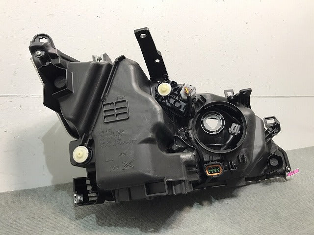 セレナ ハイウェイスター/C27/GC27/GFC27/GNC27/GFNC27 純正 前期 左ヘッドライト/ランプ LED レベライザー 刻印Z 100-23721 日産 (118331)