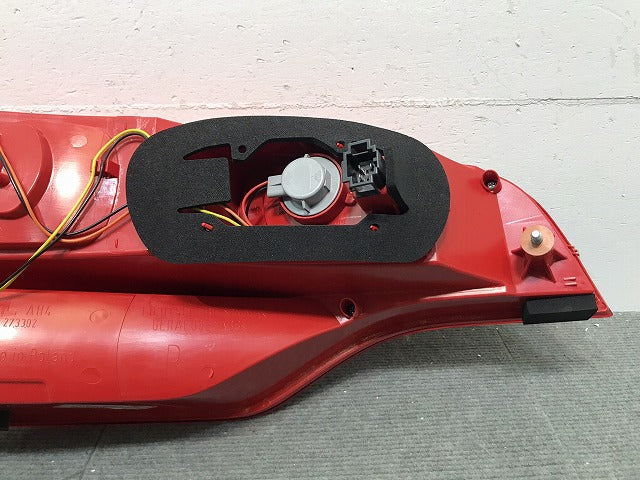 新品! Q7(7L)4L系/2007-2009 社外 右テールランプ/ライト/レンズ ハロゲン BOSCH 0 319 309 204 アウディ (118360)