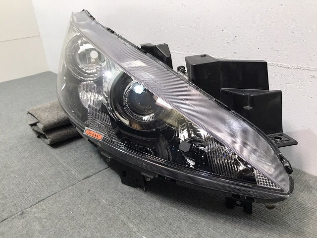 ビアンテ BIANTE/CCEAW/CCEFW/CC3FW 純正 右ヘッドライト/ランプ ハロゲン レベライザー STANLEY P8161 マツダ MAZDA (118370)