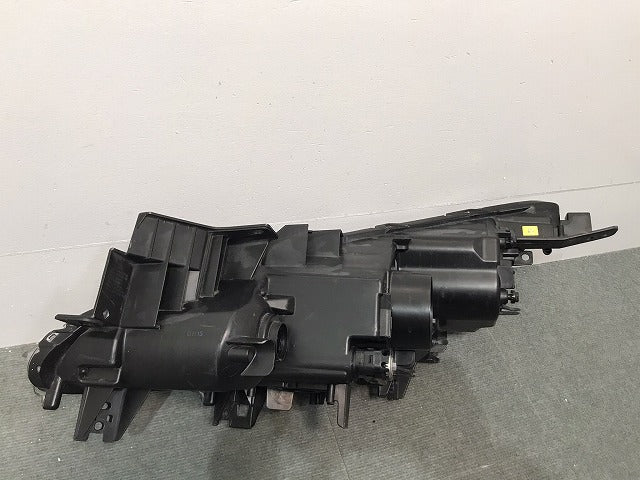 ビアンテ BIANTE/CCEAW/CCEFW/CC3FW 純正 右ヘッドライト/ランプ ハロゲン レベライザー STANLEY P8161 マツダ MAZDA (118370)
