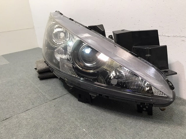 ビアンテ BIANTE/CCEAW/CCEFW/CC3FW 純正 右ヘッドライト/ランプ ハロゲン レベライザー STANLEY P8161 マツダ MAZDA (118373)