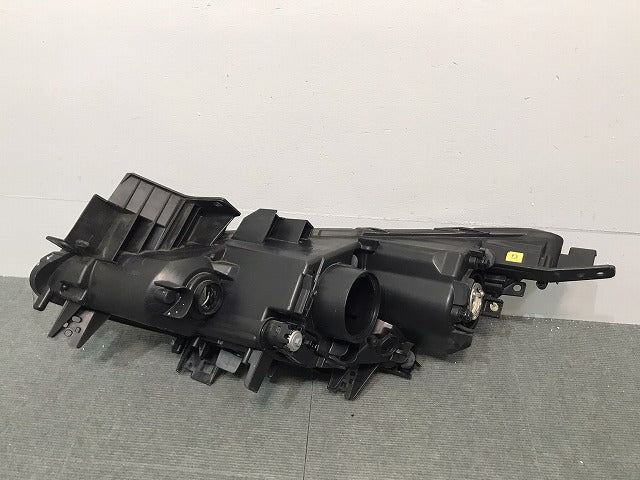 ビアンテ BIANTE/CCEAW/CCEFW/CC3FW 純正 右ヘッドライト/ランプ ハロゲン レベライザー STANLEY P8161 マツダ MAZDA (118373)