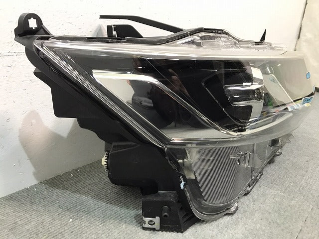 セレナ ハイウェイスター/XV/X/G/C27/GC27/GFC27/GNC27/GFNC27 純正 前期 右ヘッドライト LED 刻印Z KOITO 100-23721 (118510)