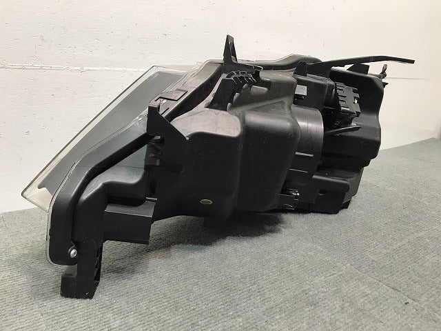 セレナ ハイウェイスター/XV/X/G/C27/GC27/GFC27/GNC27/GFNC27 純正 前期 右ヘッドライト LED 刻印Z KOITO 100-23721 (118510)
