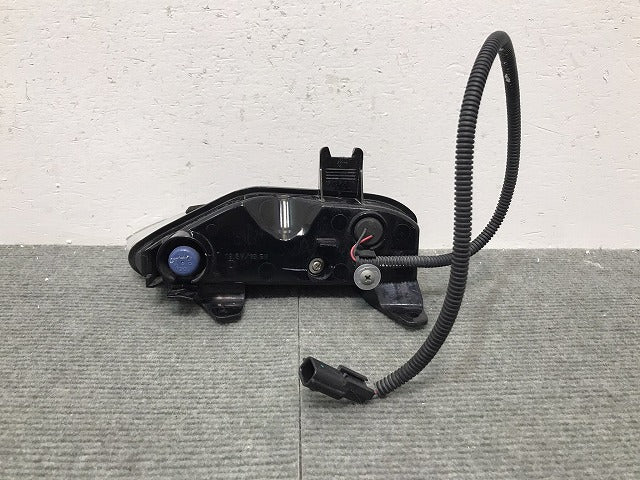 スカイライン/V37/YV37/HV37/HNV37 純正 右フロント ウィンカー LED STANLEY W1176 26130-4GA0A 日産 (118658)