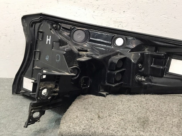 プリウス PHV/ZVW52/GRスポーツ 純正 左テールランプ/ライト/レンズ LED 刻印H ICHIKOH 47-96 トヨタ (118678)