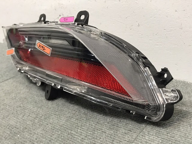 ハリアー ハイブリッド/80/AXUH80/AXUH85/MXUA80/MXUA85 純正 右ウィンカー LED ターンシグナルランプ バックランプ STANLEY48-240(118681)