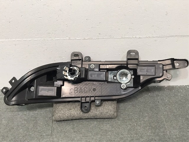 ハリアー ハイブリッド/80/AXUH80/AXUH85/MXUA80/MXUA85 純正 右ウィンカー LED ターンシグナルランプ バックランプ STANLEY48-240(118681)