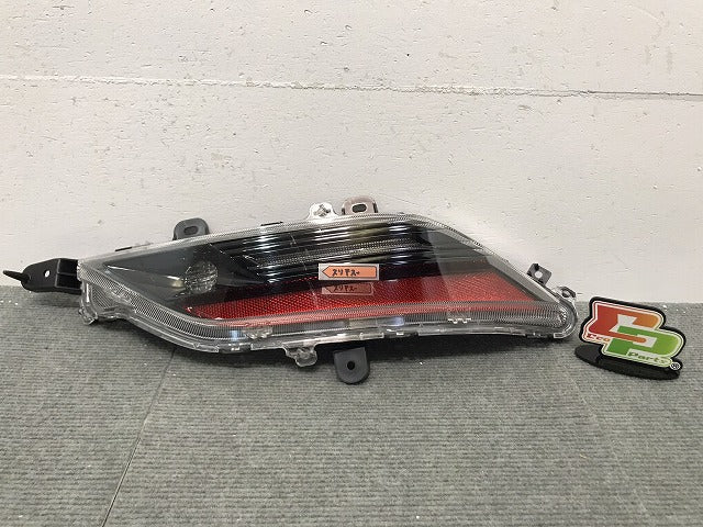 ハリアー ハイブリッド/80/AXUH80/AXUH85/MXUA80/MXUA85 純正 右ウィンカー LED ターンシグナルランプ バックランプ STANLEY48-240(118684)
