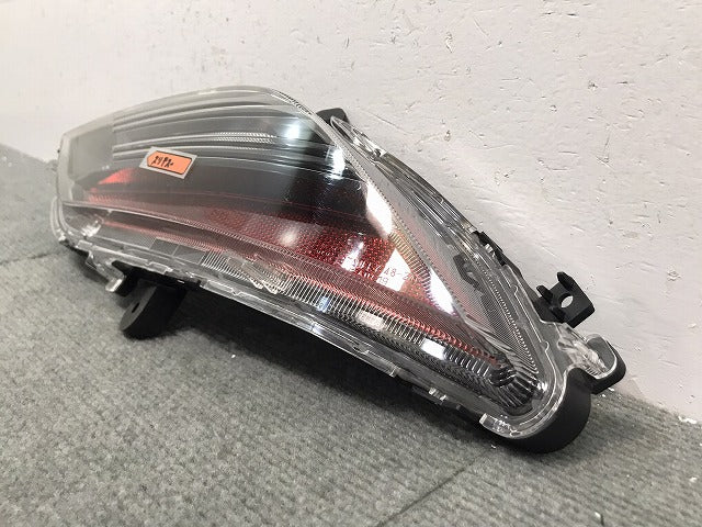 ハリアー ハイブリッド/80/AXUH80/AXUH85/MXUA80/MXUA85 純正 右ウィンカー LED ターンシグナルランプ バックランプ STANLEY48-240(118684)