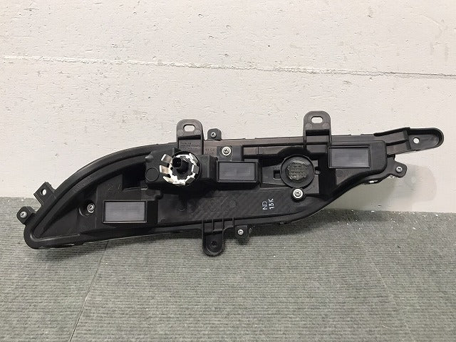ハリアー ハイブリッド/80/AXUH80/AXUH85/MXUA80/MXUA85 純正 右ウィンカー LED ターンシグナルランプ バックランプ STANLEY48-240(118684)