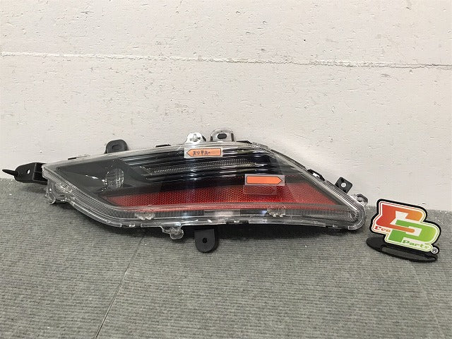 ハリアー ハイブリッド/80/AXUH80/AXUH85/MXUA80/MXUA85 純正 右ウィンカー LED ターンシグナルランプ バックランプ STANLEY48-240(118686)