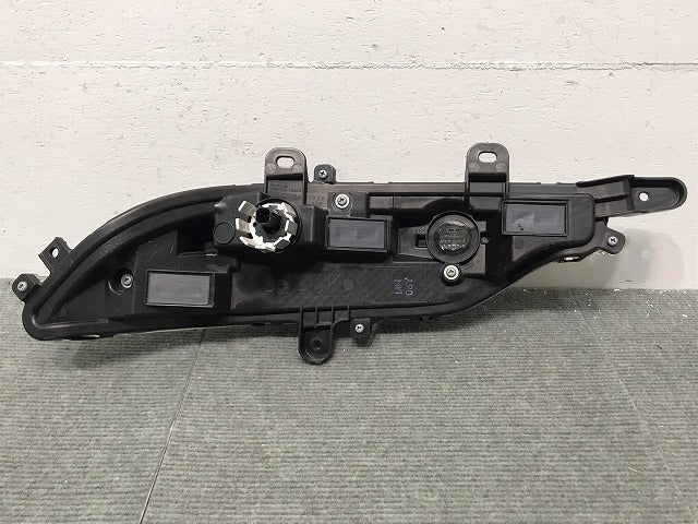 ハリアー ハイブリッド/80/AXUH80/AXUH85/MXUA80/MXUA85 純正 右ウィンカー LED ターンシグナルランプ バックランプ STANLEY48-240(118686)