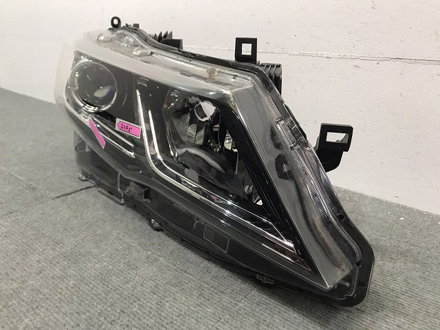 セレナ ハイウェイスター/XV/X/G/C27/GC27/GFC27/GNC27/GFNC27 純正 前期 右ヘッドライト/レベライザー LED 刻印Z KOITO 100-23721(118803)