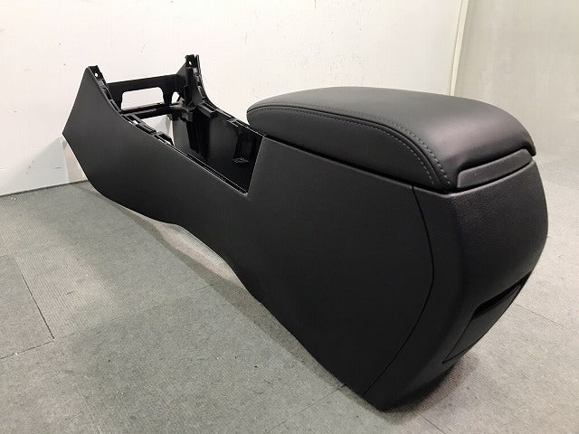 アテンザセダン GHEFP/GH5AP/GH5FP 純正 センターアームレスト コンソールボックス 肘掛け GS1D-64441 素地 マツダ MAZDA (118917)