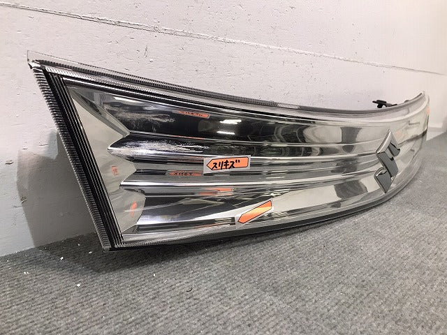 パレット PALETTE SW/MK21S 純正 フロントグリル/ラジエターグリル/ラジエーターグリル 72110-82K31 スズキ SUZUKI (118925)