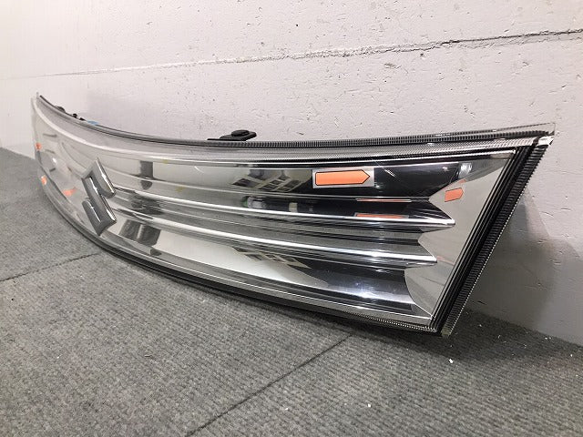 パレット PALETTE SW/MK21S 純正 フロントグリル/ラジエターグリル/ラジエーターグリル 72110-82K31 スズキ SUZUKI (118925)