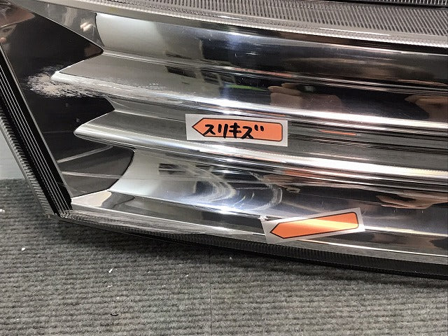 パレット PALETTE SW/MK21S 純正 フロントグリル/ラジエターグリル/ラジエーターグリル 72110-82K31 スズキ SUZUKI (118925)