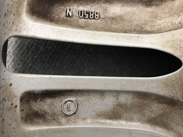 957/カイエン 9PA/2007-2010 純正 ホイール 1本のみ 18ｘ8J/ET57/5穴 5H/PCD130/ハブ径71mm 7L5601025S ポルシェ (118986)