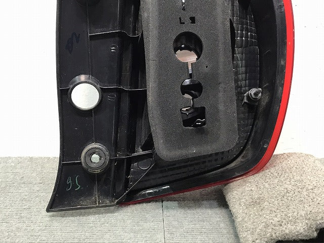 マーチ MARCH/K13/NK13 純正 後期 左テールランプ/ライト/レンズ ハロゲン KOITO 220-17944 26559-3HM0A 日産 NISSAN (119013)