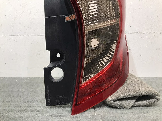 ノート NOTE/E12/HE12/NE12/SNE12 純正 前期 右テールランプ/ライト/レンズ ハロゲン LED ICHIKOH D117 日産 NISSAN (119050)