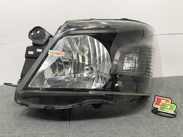 キャラバン/NV350/標準/ワイド/ライダー/GX E26 純正 前期 左 ヘッドライト/ランプ レベライザー ハロゲン ブラックインナー ICHIKOH VALEO H021 日産(119107)