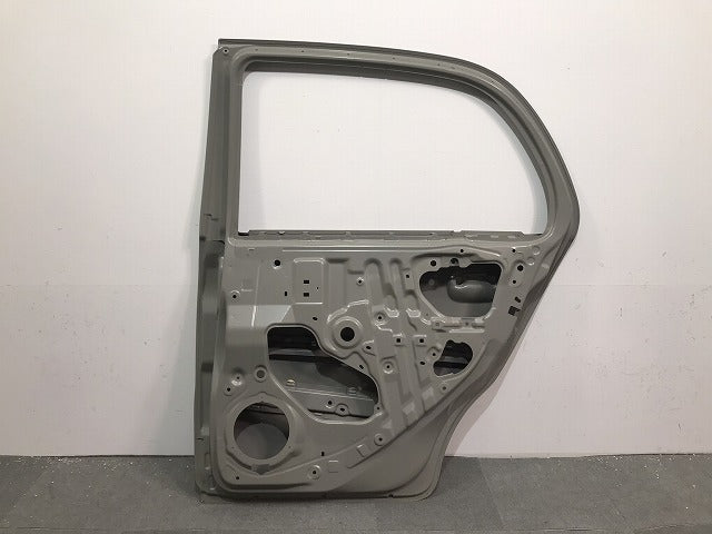 新品! ミラジーノ Mira GINO/L650S/L660S 純正 右リアドア パネル 67003-B2060 未塗装 ダイハツ DAIHATSU (119118)