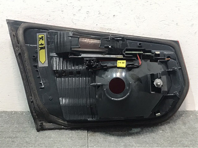 3シリーズ/F30/F31 純正 前期 右テールランプ/ライト/レンズ LED 183611-12/7259916-10 BMW (119205)