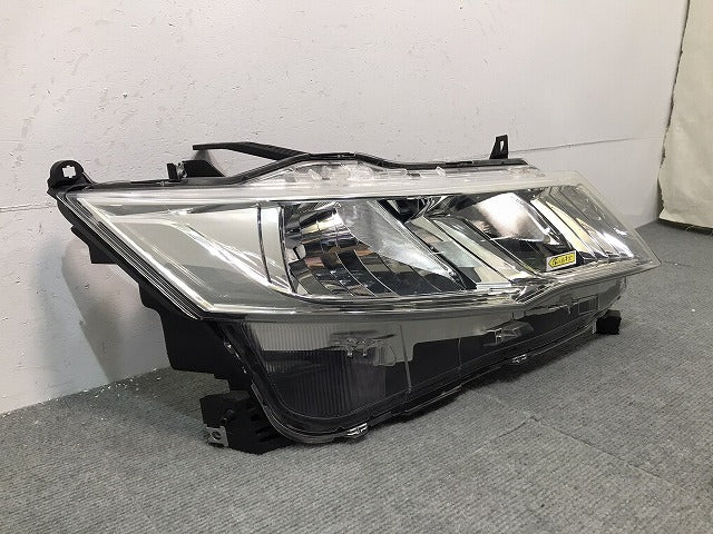 セレナ ハイウェイスター/S/X/G/XV/C27/GC27/GFC27/GNC27/GFNC27 純正 前期 右ヘッドライト ハロゲン レベライザー 刻印S 100-23719(119257